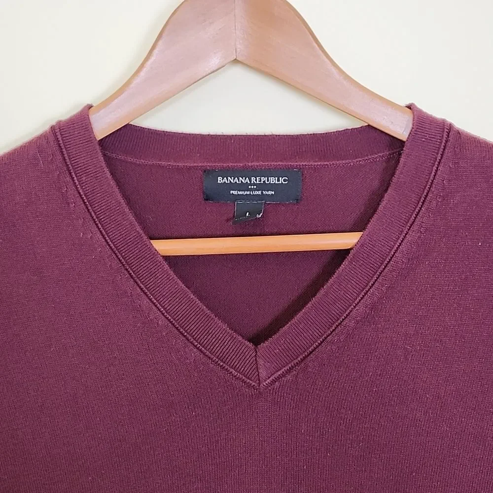 Banana Republic Premium Luxe Yarn Men's Maroon Lightweight, Pull Over Sweater